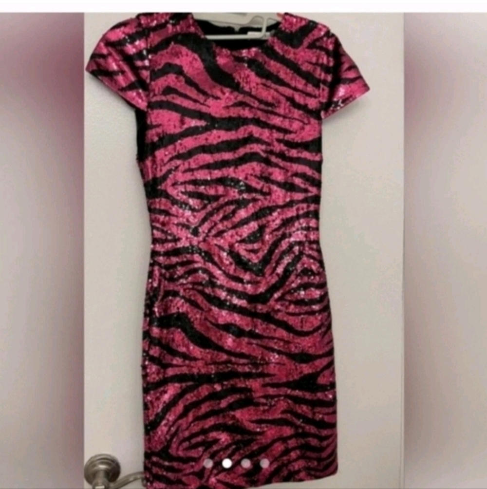 Alice + Olivia nat tiger print sequin mini dress Size 12 - Picture 12 of 15